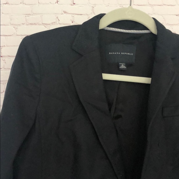 So chic! Vintage Banana Republic Blazer - Picture 4 of 9